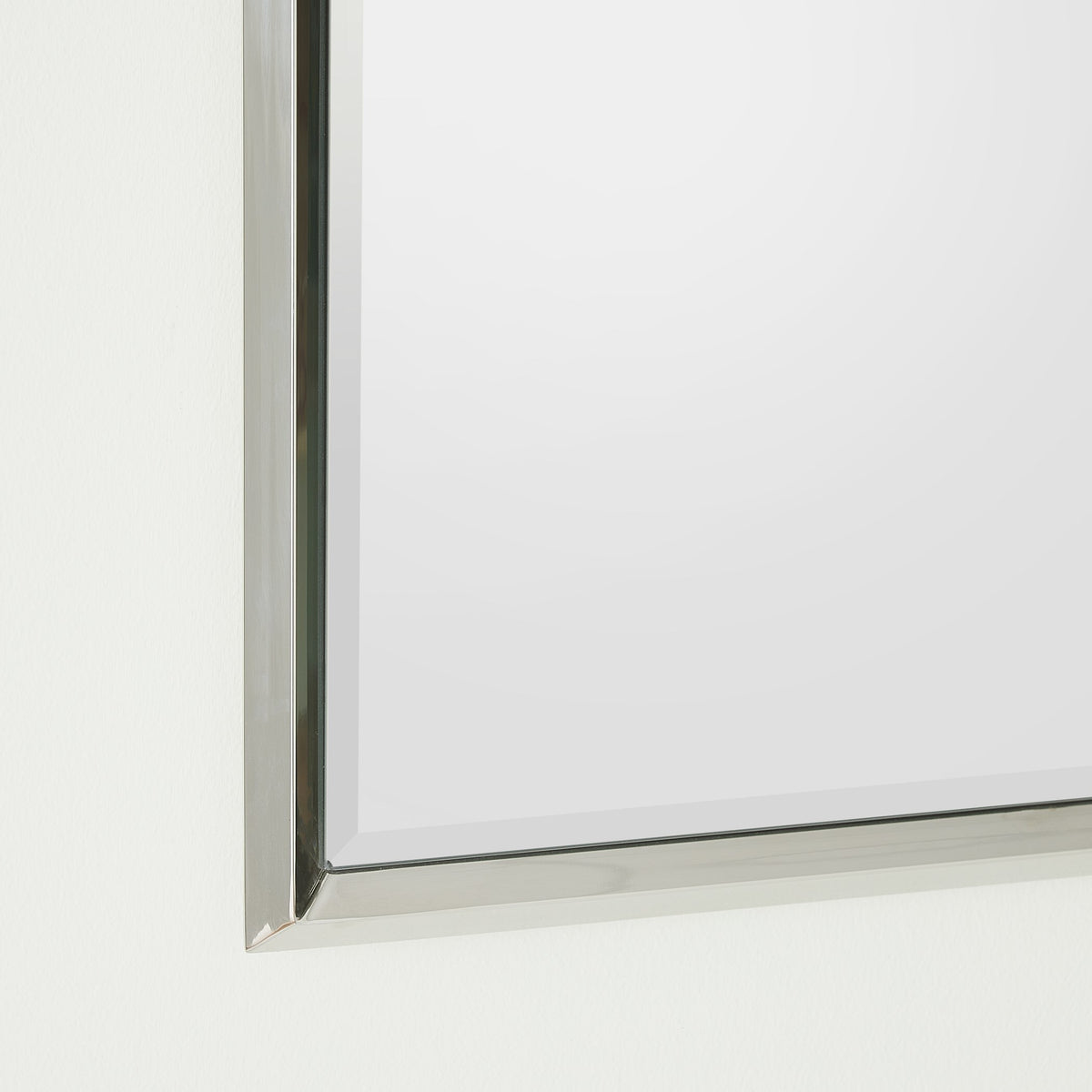 883280-Detail General 105