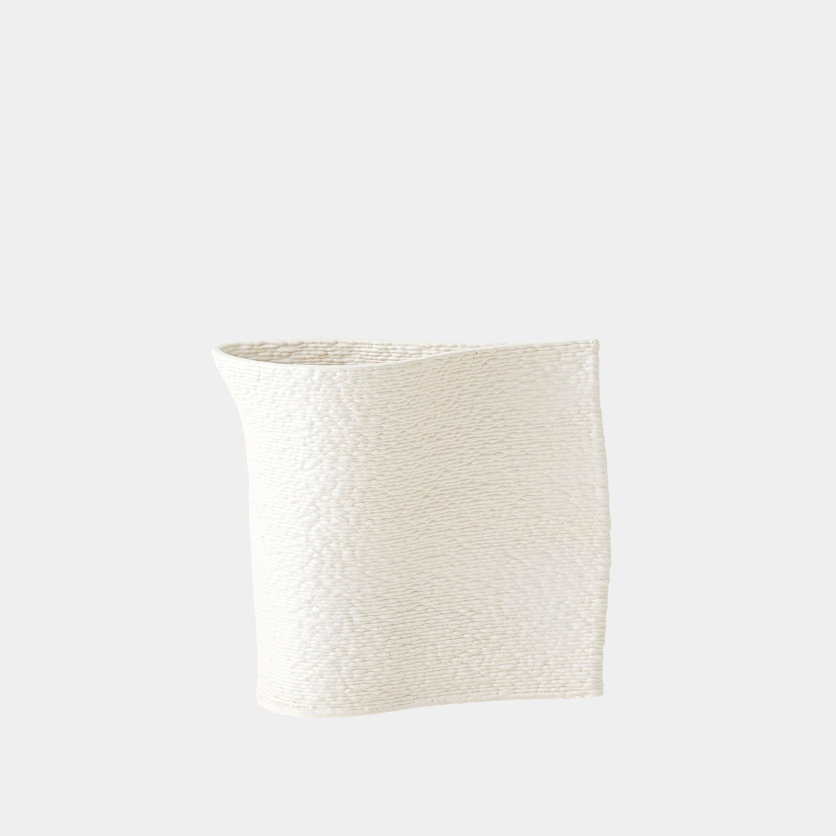 710635-Detail 304