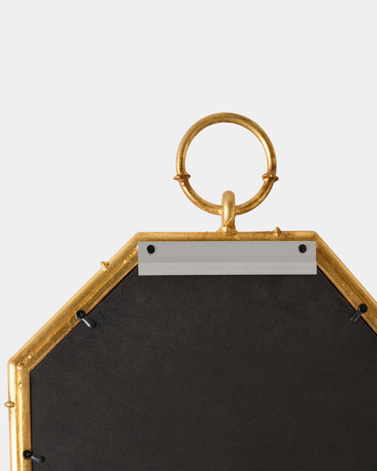 883321-Detail Back