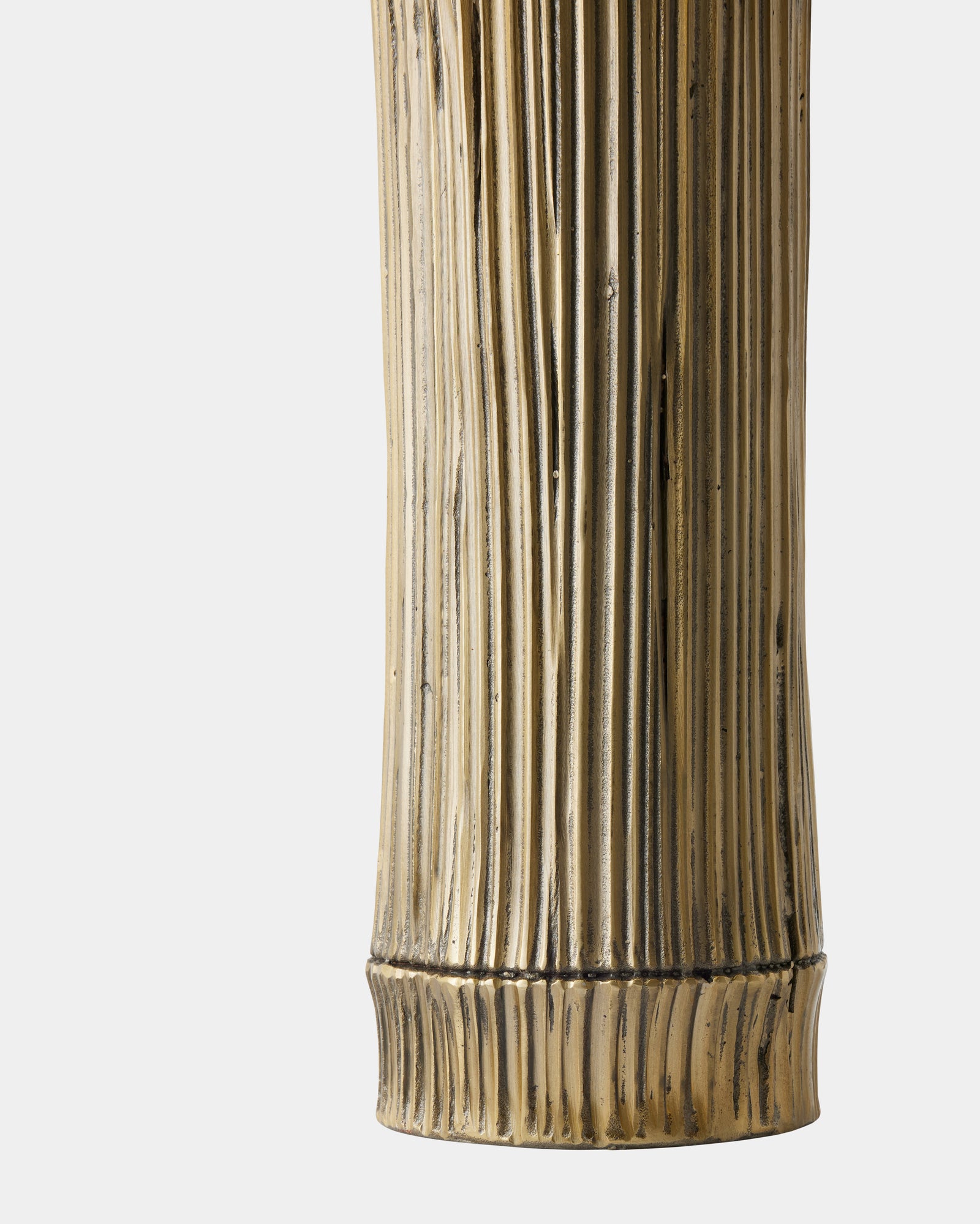 883326-Detail Base