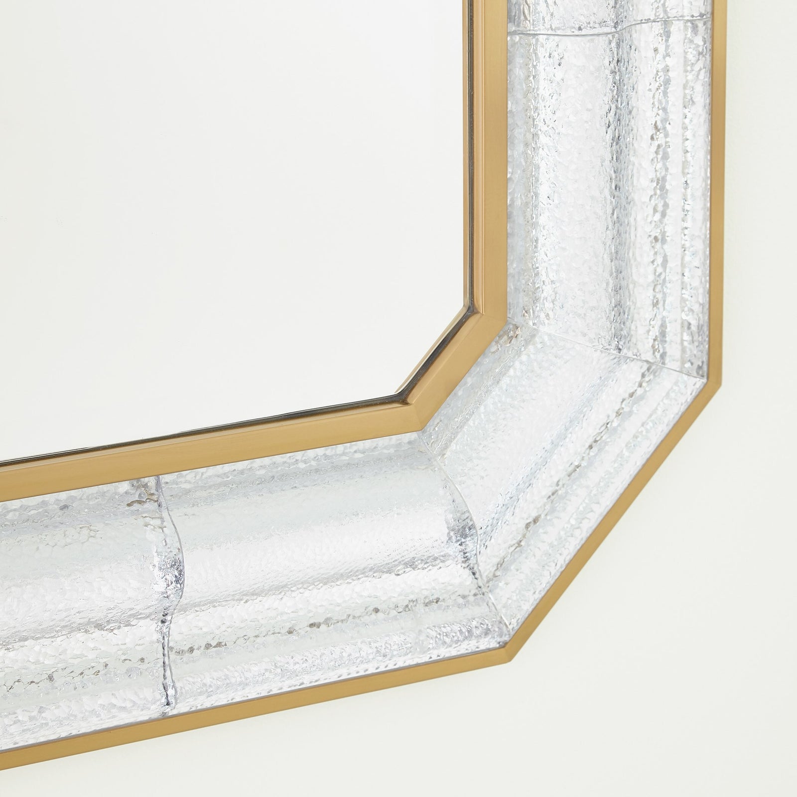 883083-Detail General 103
