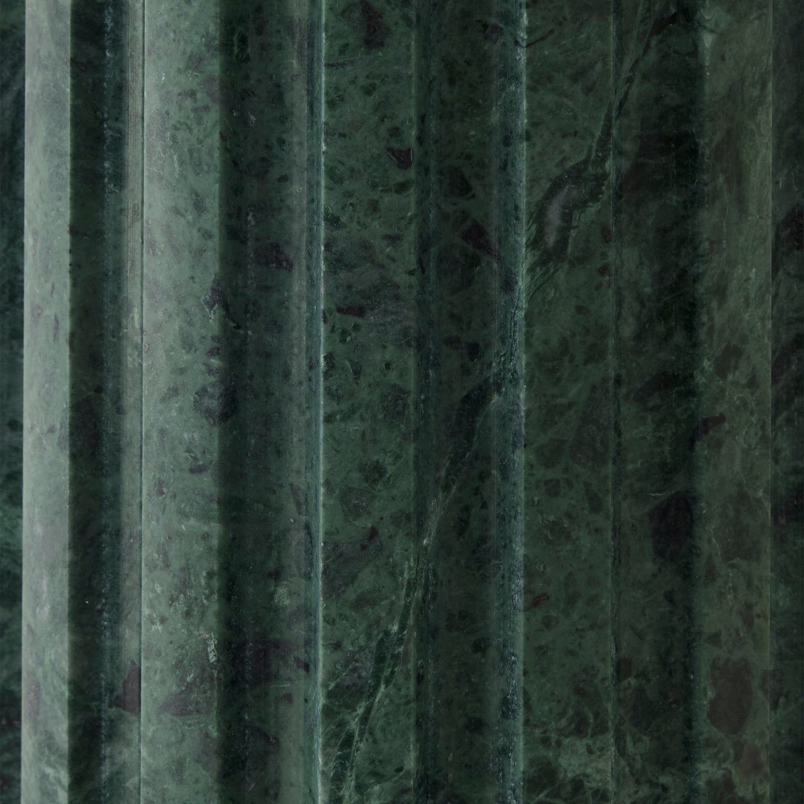 883413-Detail 102