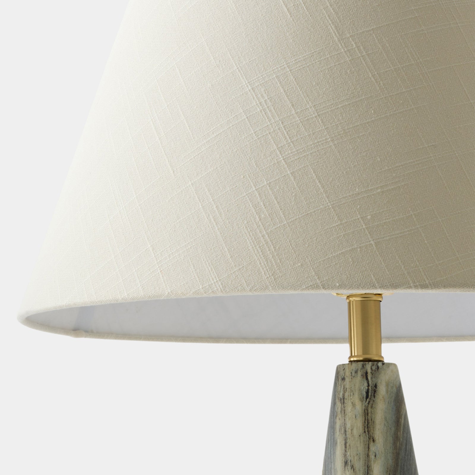 883352-Detail 107