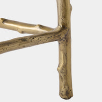 883324-Detail Foot