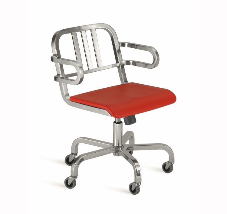 Nine-0 Swivel Armchair, Red