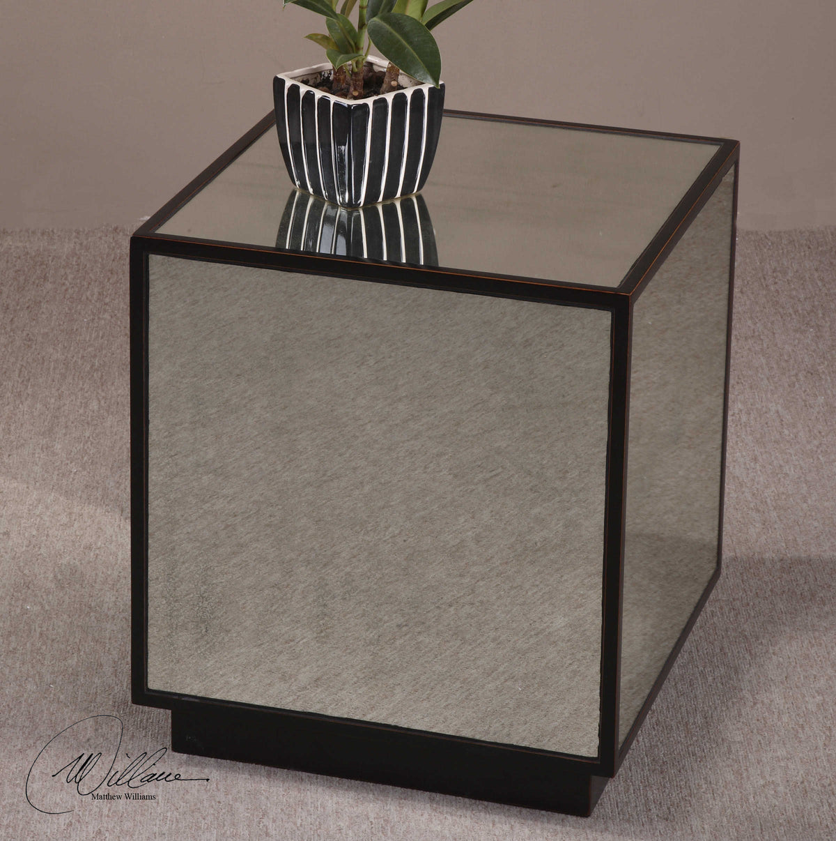 Matty Mirrored Cube Table