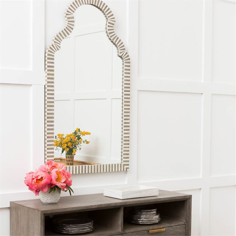 Jonah Brayden Arch Shape Frame